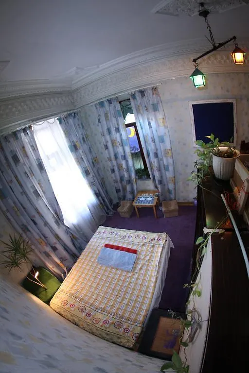 Roots Kiev Hostel 0*,